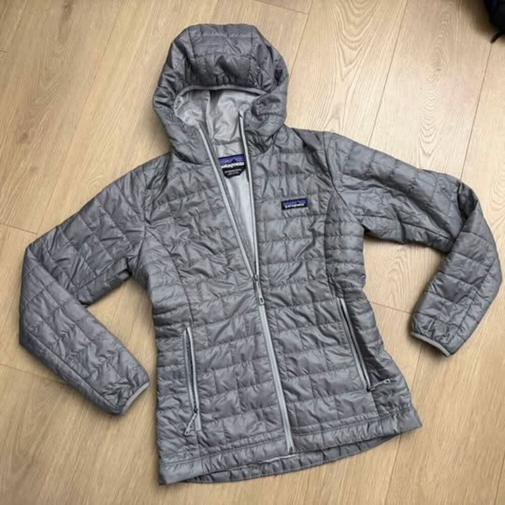 Patagonia Women's XS Nano Puff Hoody Grey